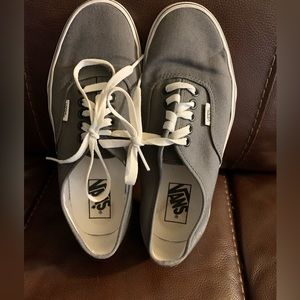 Vans gray OFF THE WALL size 7 skate type